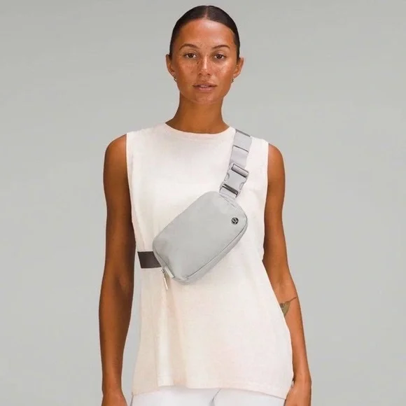 Lululemon Belt Bag Silver Drop - Picture 3 of 3